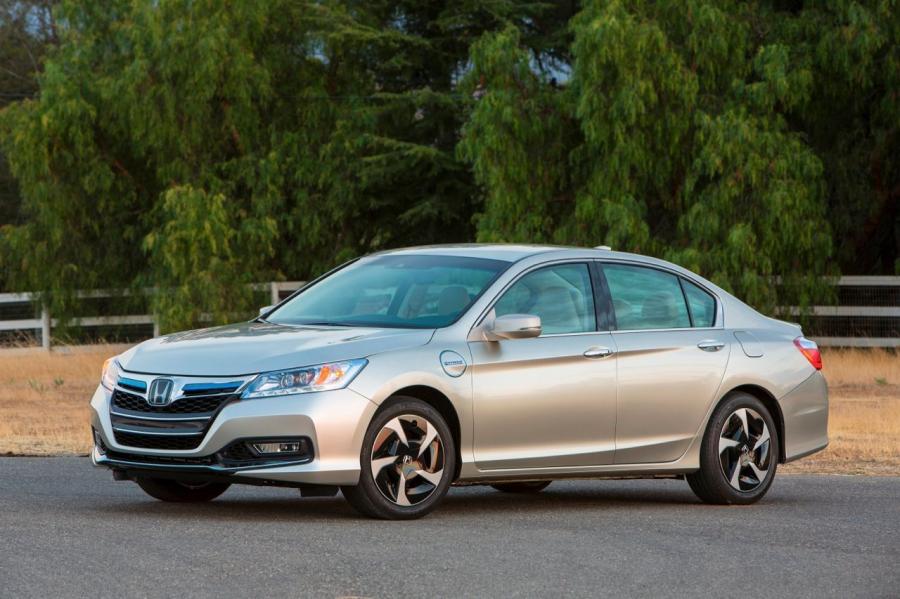  Honda Accord Plug-In Hybrid 2014 года  (фото 59 из 109)